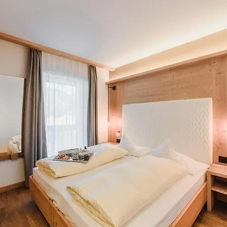 Cesa Edelweiss Living & Apartament Campitello di Fassa