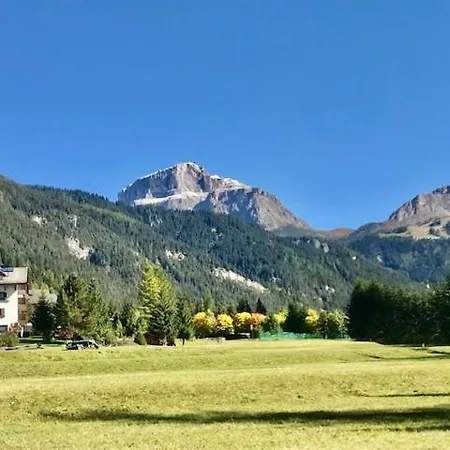 Cesa Edelweiss Living & Campitello di Fassa