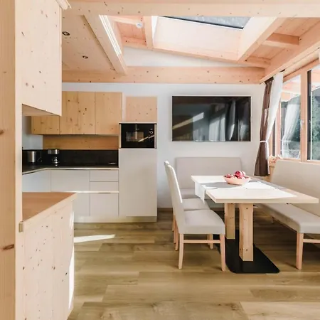Cesa Edelweiss Living & * Campitello di Fassa