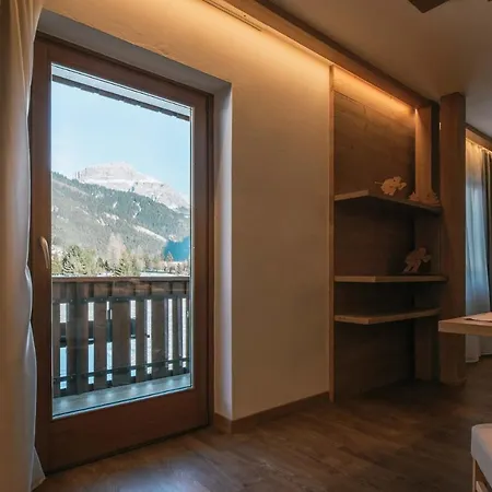 Cesa Edelweiss Living & Campitello di Fassa