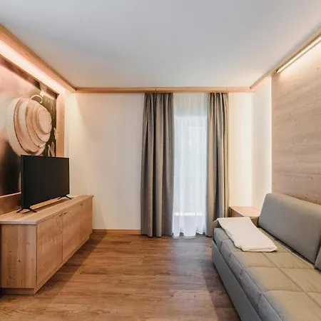 Cesa Edelweiss Living & *